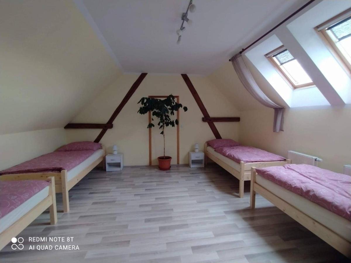 Ubytovani Nadeje Klec エクステリア 写真